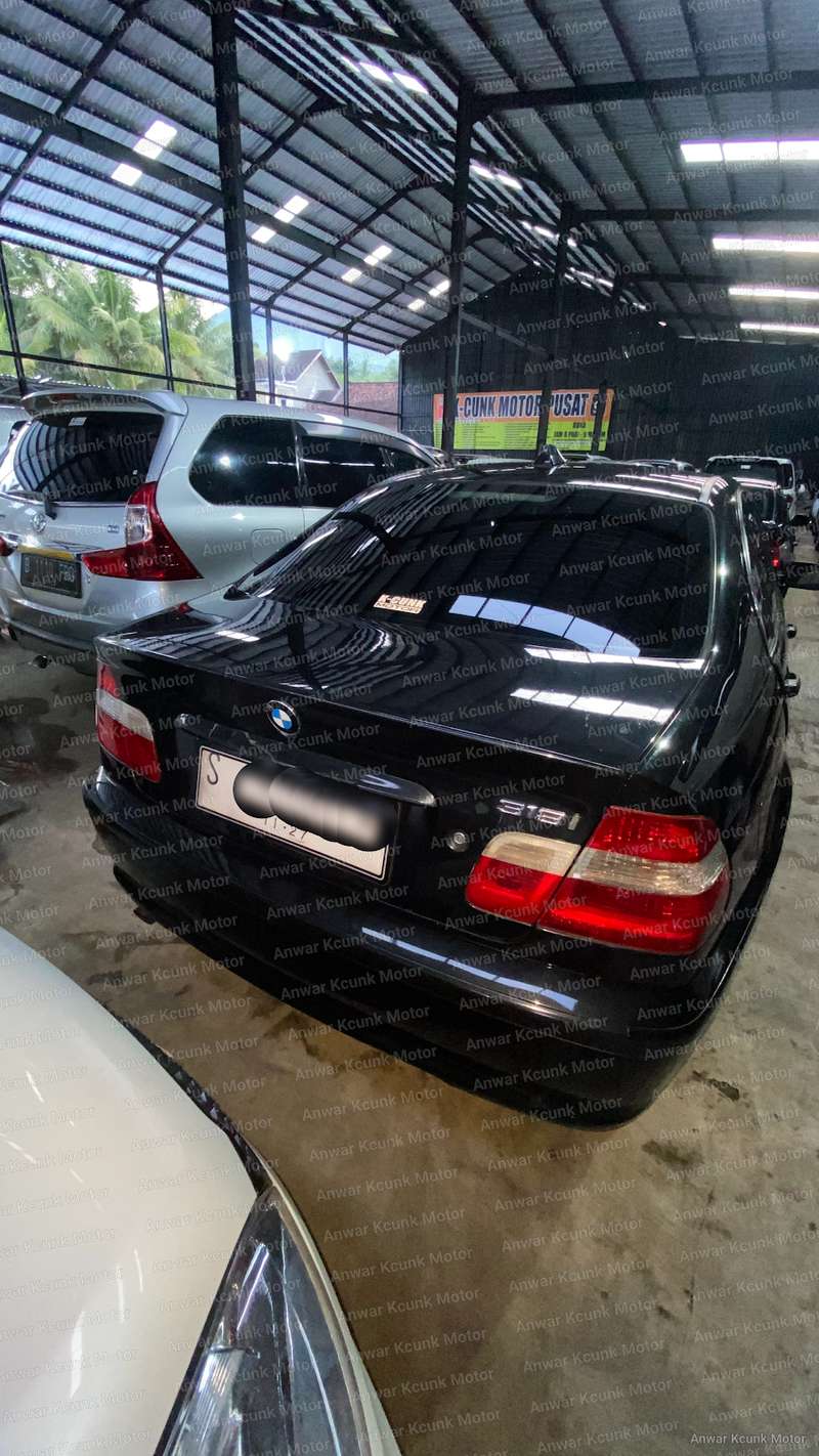 BMW 318i - 4