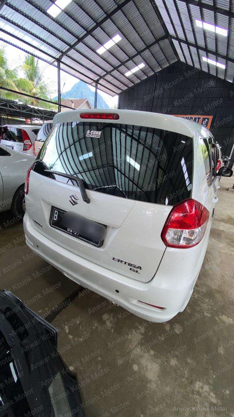 Suzuki Ertiga GL - 4