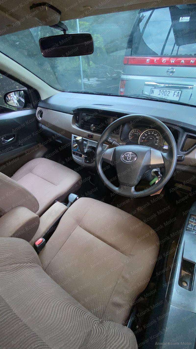 Toyota Calya G - 2